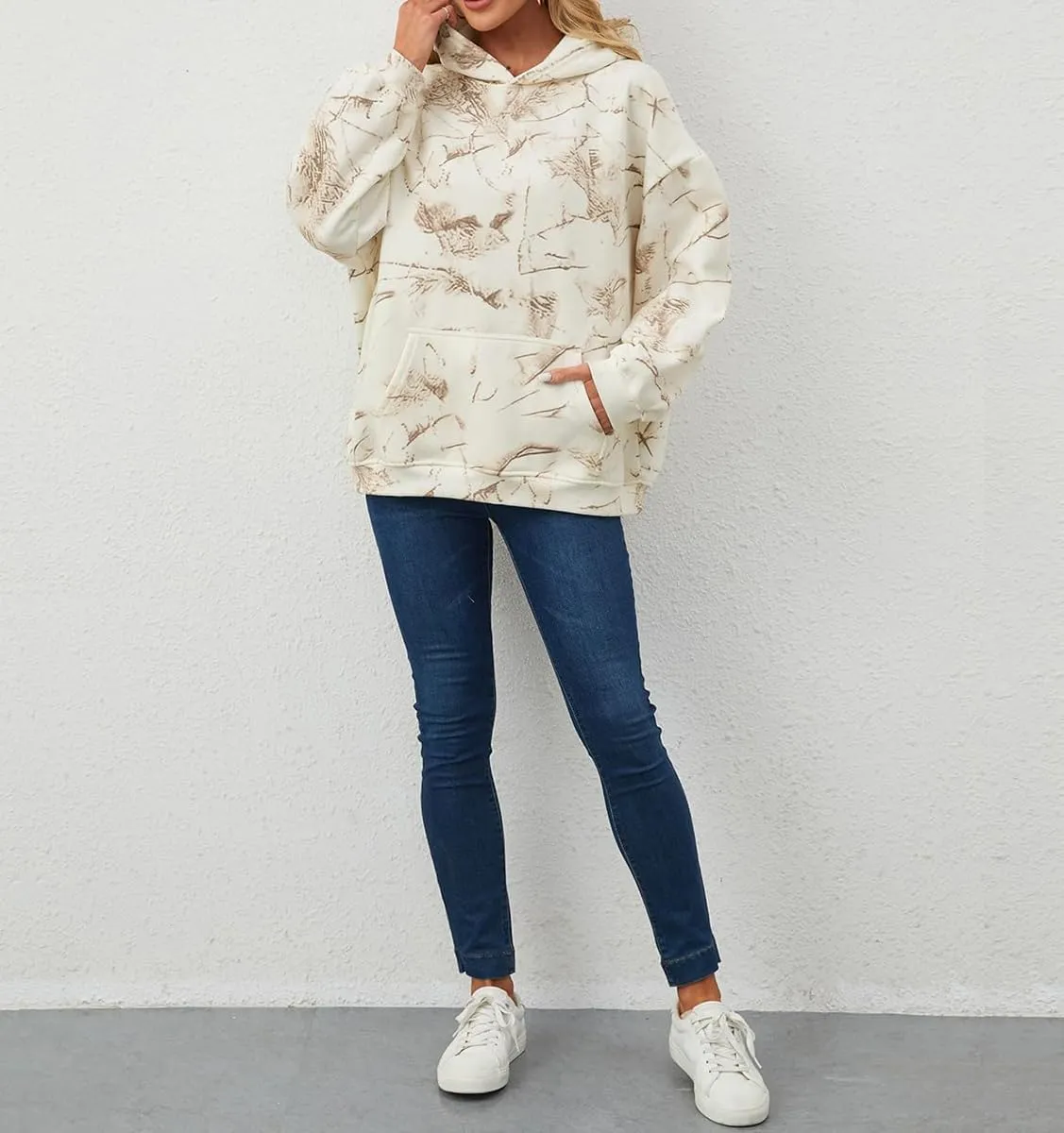 Lynkiss Womens Cotton Fleece Camo Hoodies Maple Leaf Print Oversized Hoodies Sweatshirt Pullover with Pocket