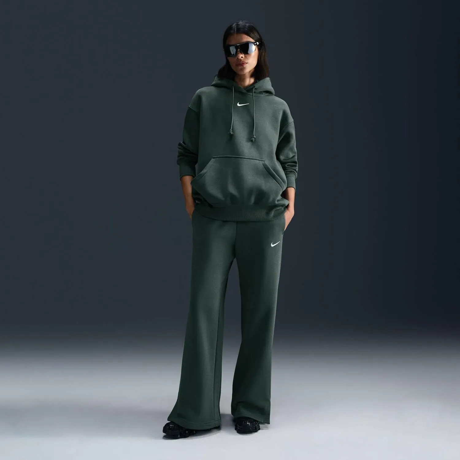 Nike Sportswear Phoenix Fleece Women's High-Waisted Wide-Leg Sweatpants (DQ5615-338, Vintage Green/Sail)