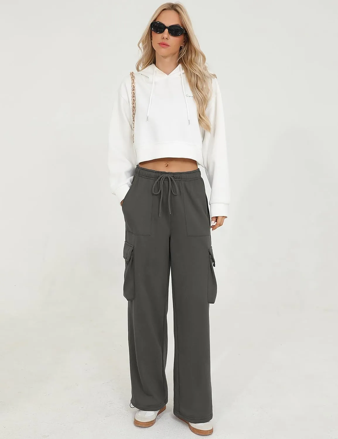 Quenteen Cargo Sweatpants for Women Fleece Straight Wide Leg Sweat Baggy Joggers Pants with Pockets