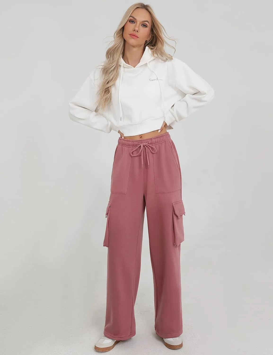 Quenteen Cargo Sweatpants for Women Fleece Straight Wide Leg Sweat Baggy Joggers Pants with Pockets