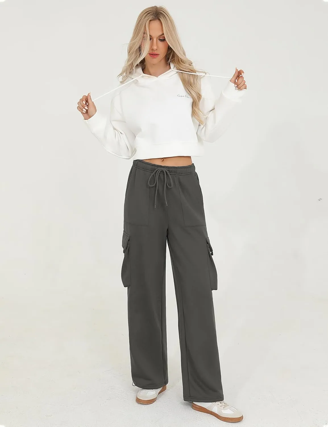 Quenteen Cargo Sweatpants for Women Fleece Straight Wide Leg Sweat Baggy Joggers Pants with Pockets