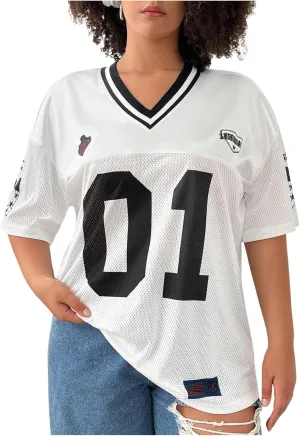 WDIRARA Women's Plus Size Football Jersey Shirts Oversized T Shirt Graphic Letter Print V Neck Short Sleeve Streetwear Top