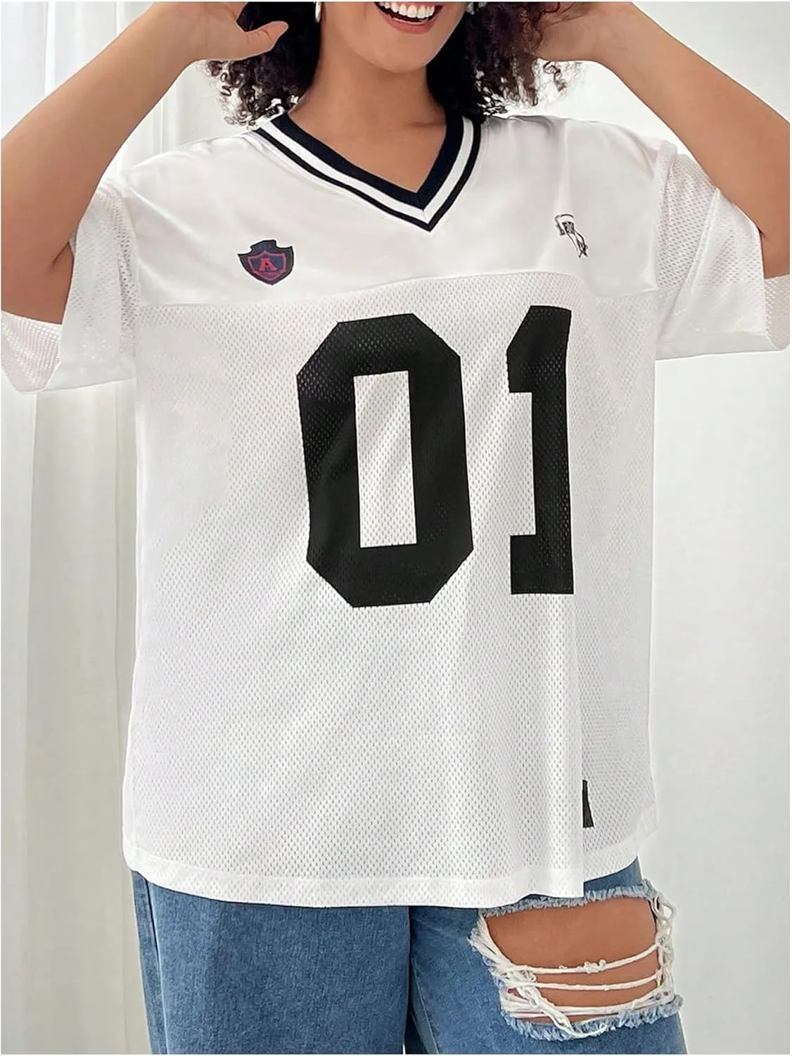 WDIRARA Women's Plus Size Football Jersey Shirts Oversized T Shirt Graphic Letter Print V Neck Short Sleeve Streetwear Top