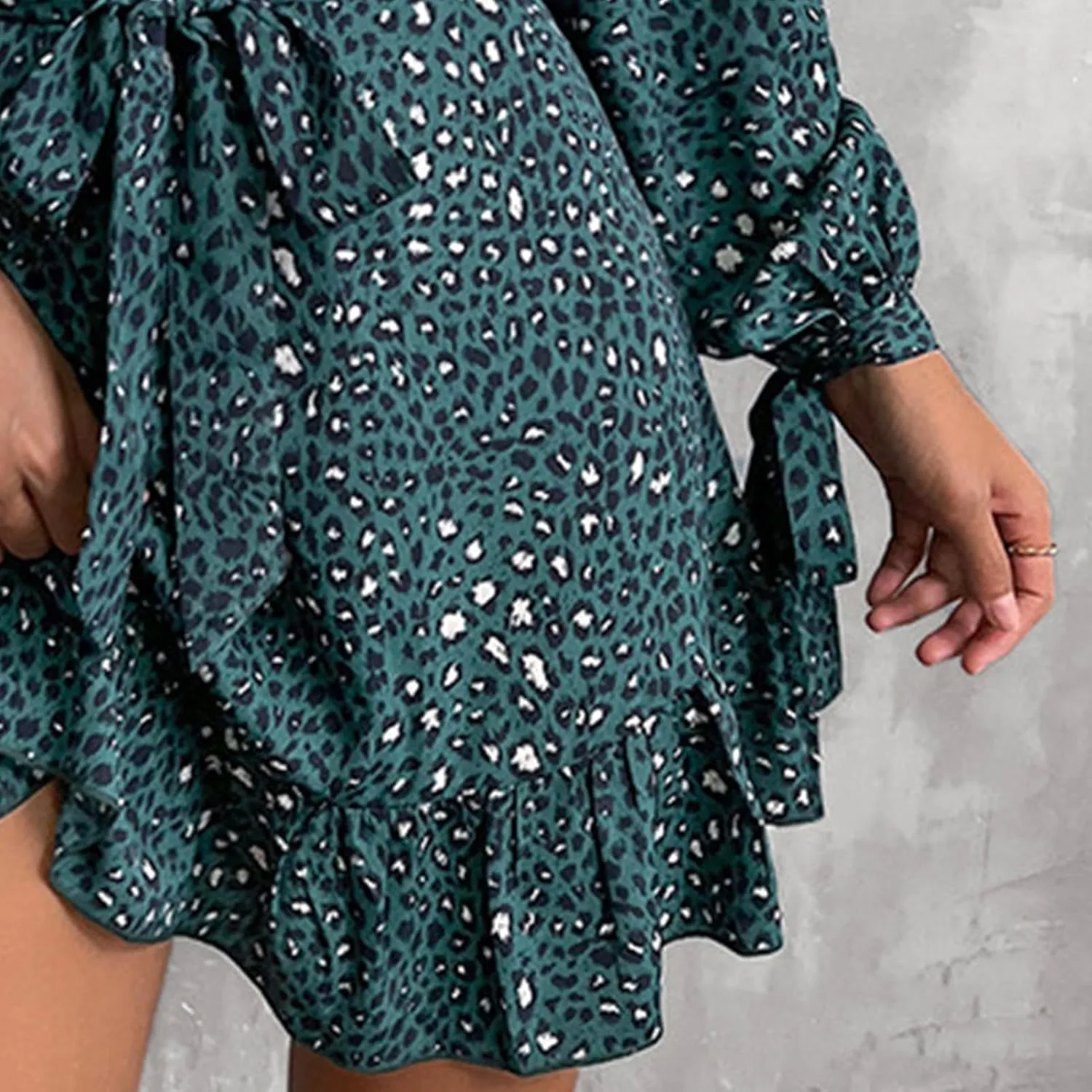 Womens Floral Ruffle Sun Dress Sundress V Neck Long Sleeve Smocked Skater Mini Dress Summer Print Swing A-Line Dresses