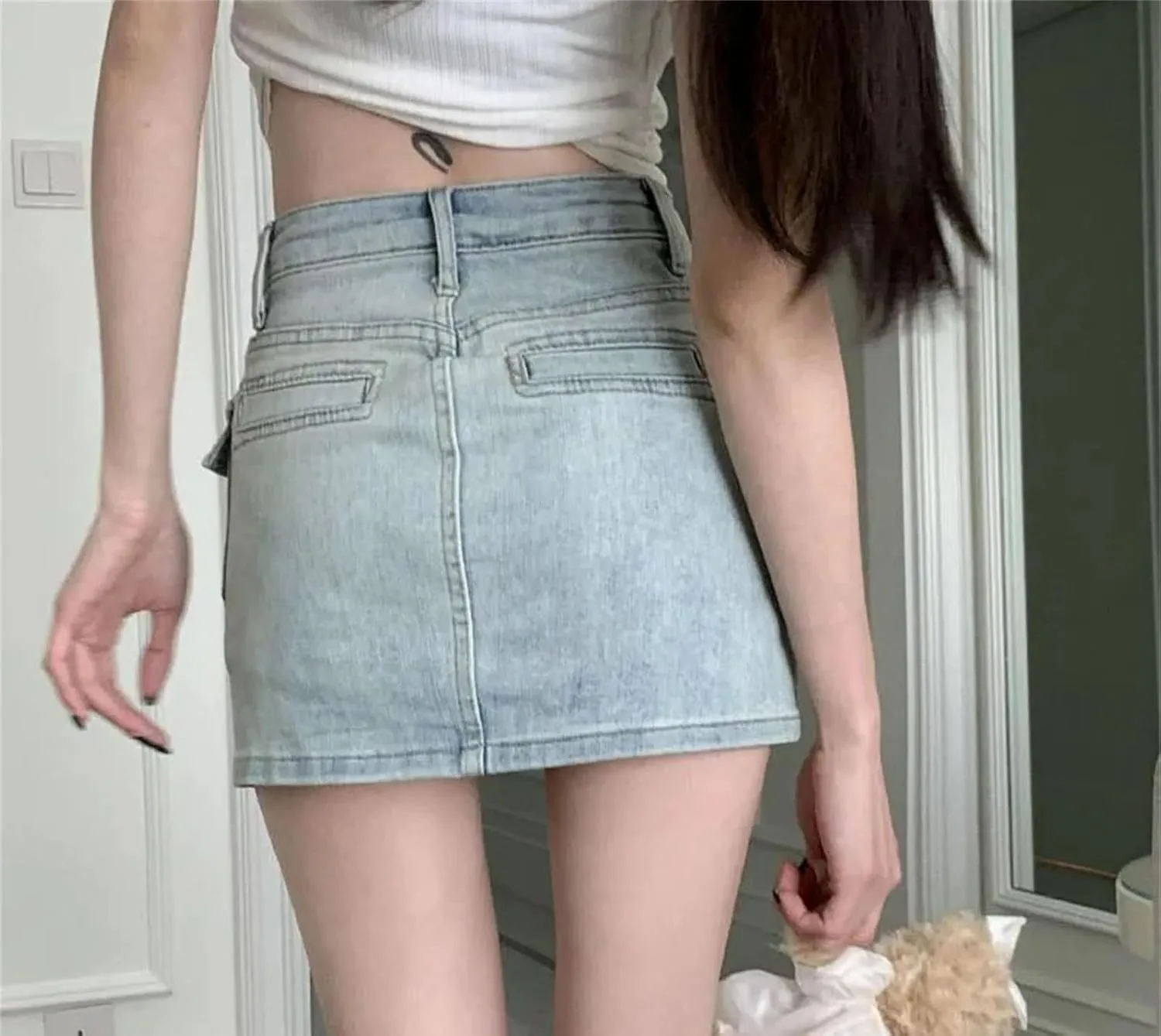 Women's Sexy Skinny Denim Mini Skirt Korean Vintage High-Waisted Denim Skirt with Pockets